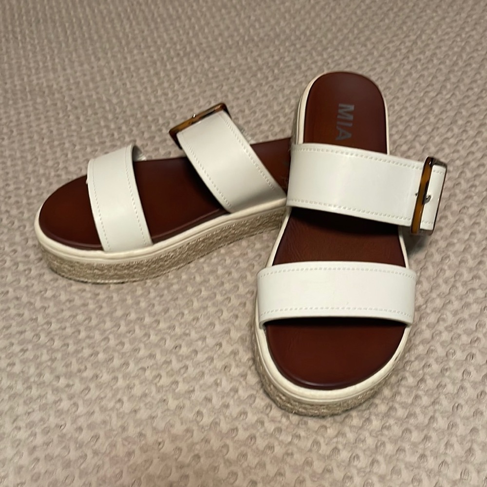 Mia sandal
